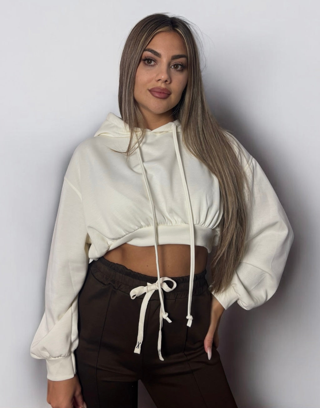 Sudadera crop blanca