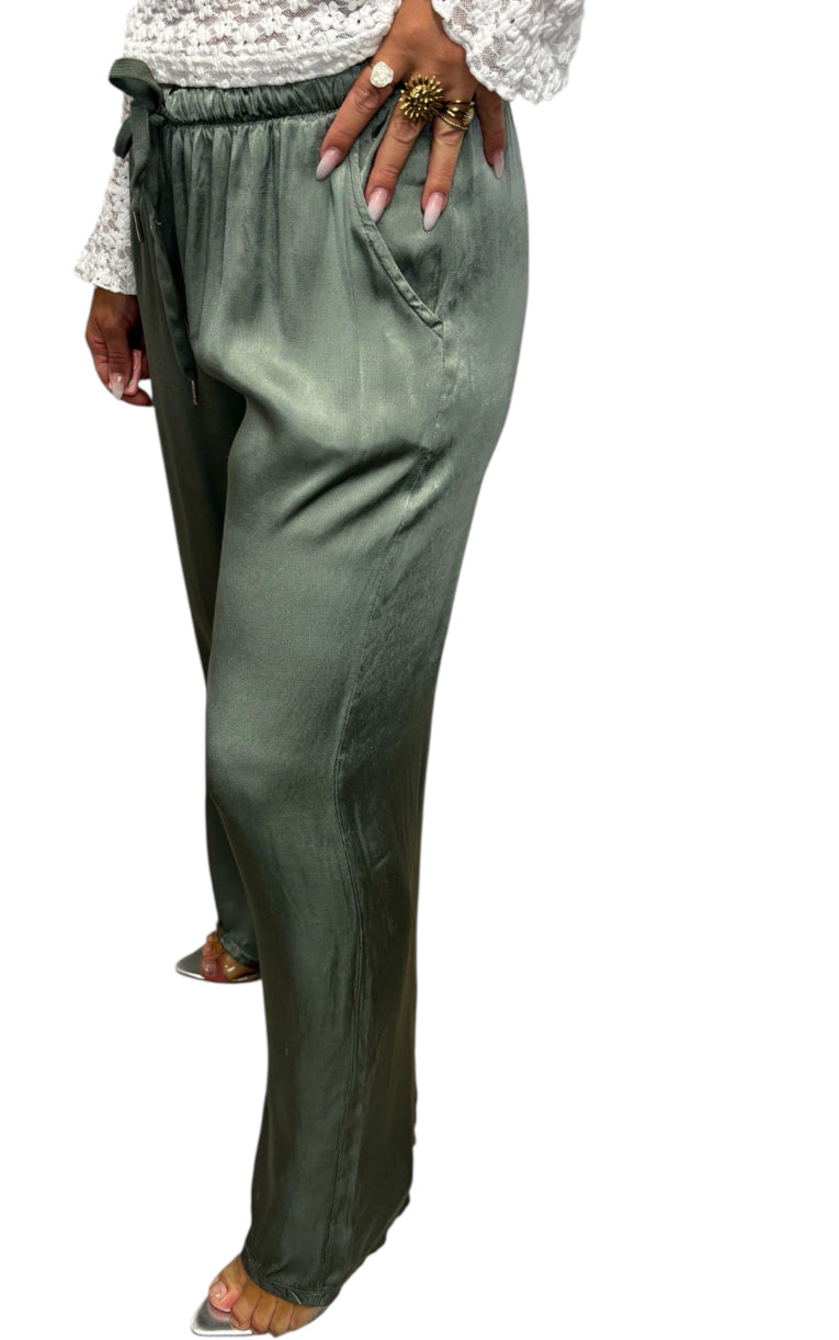 Pantalón satín oliva