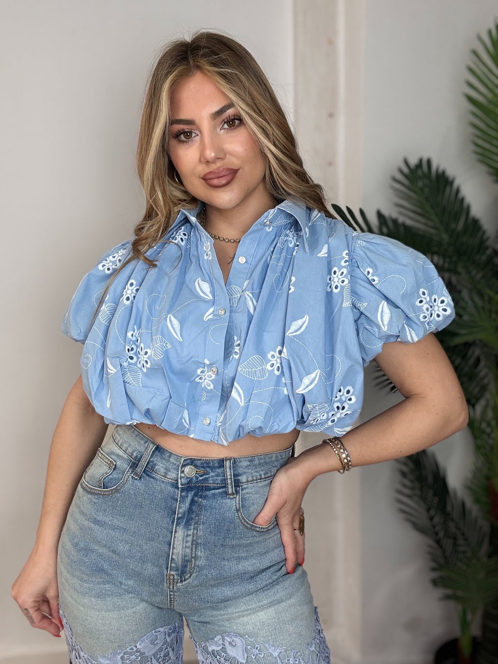 Camisa bordado celeste
