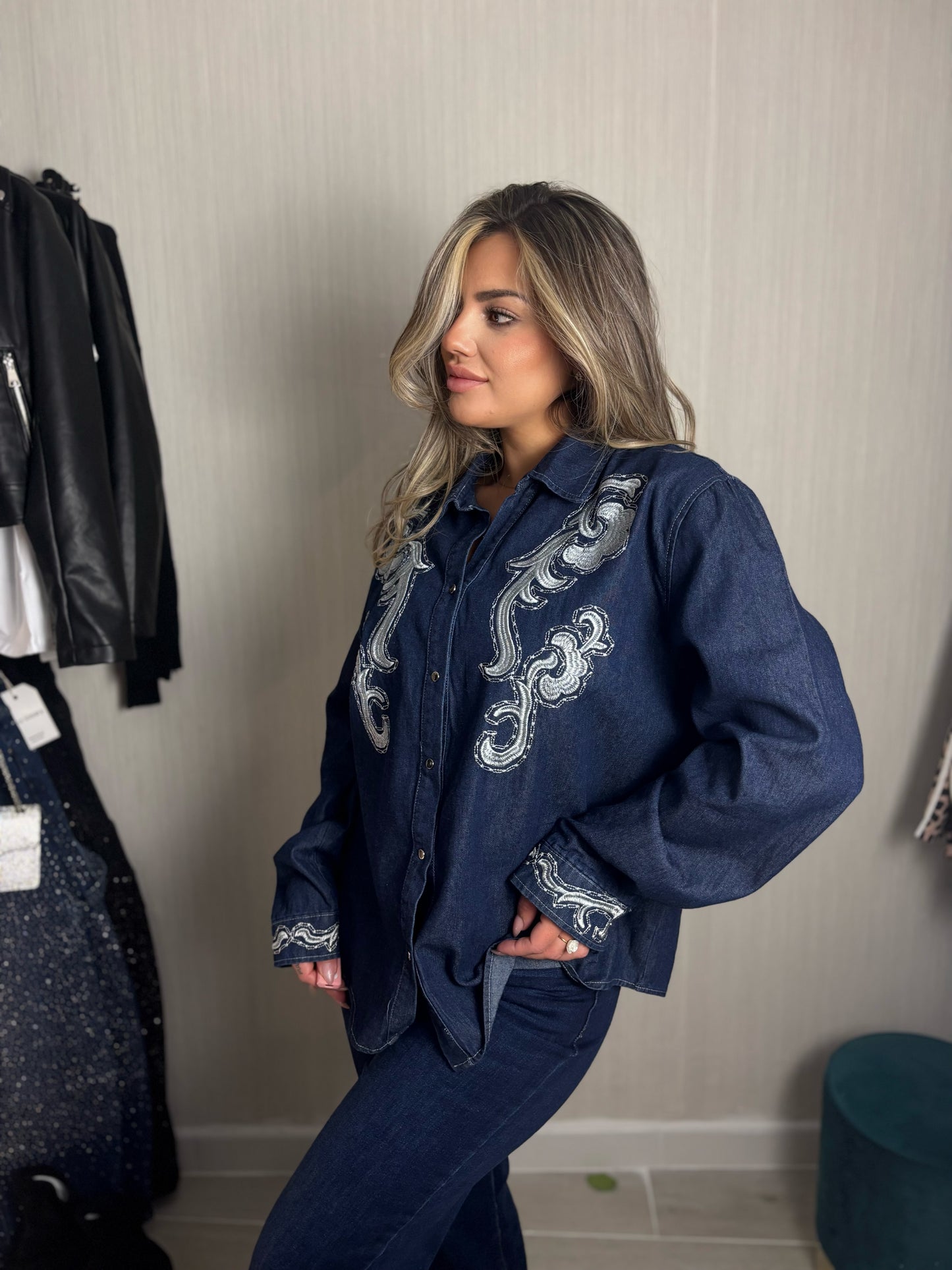 Camisa denim bordado
