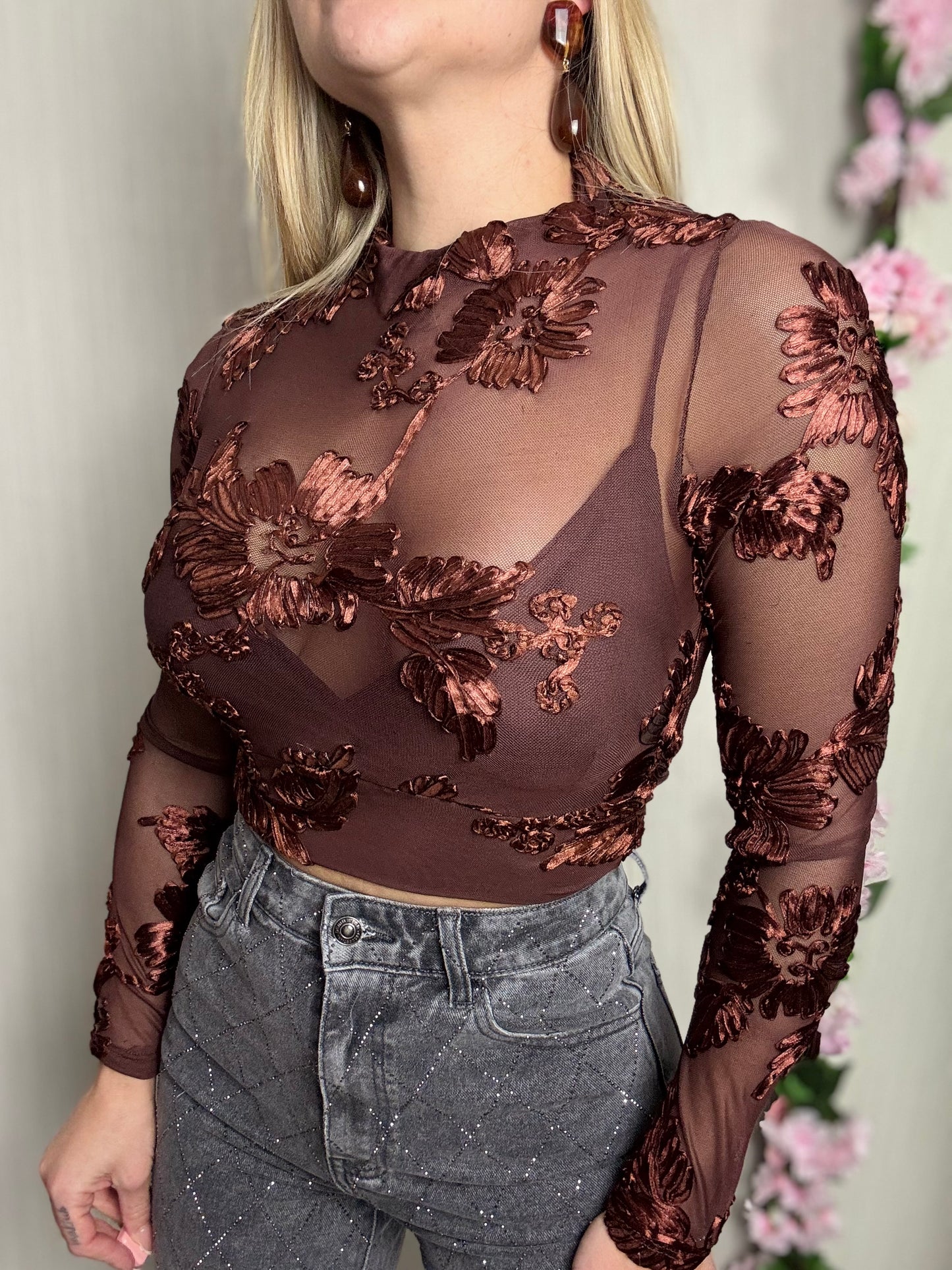 Camiseta bordada choco