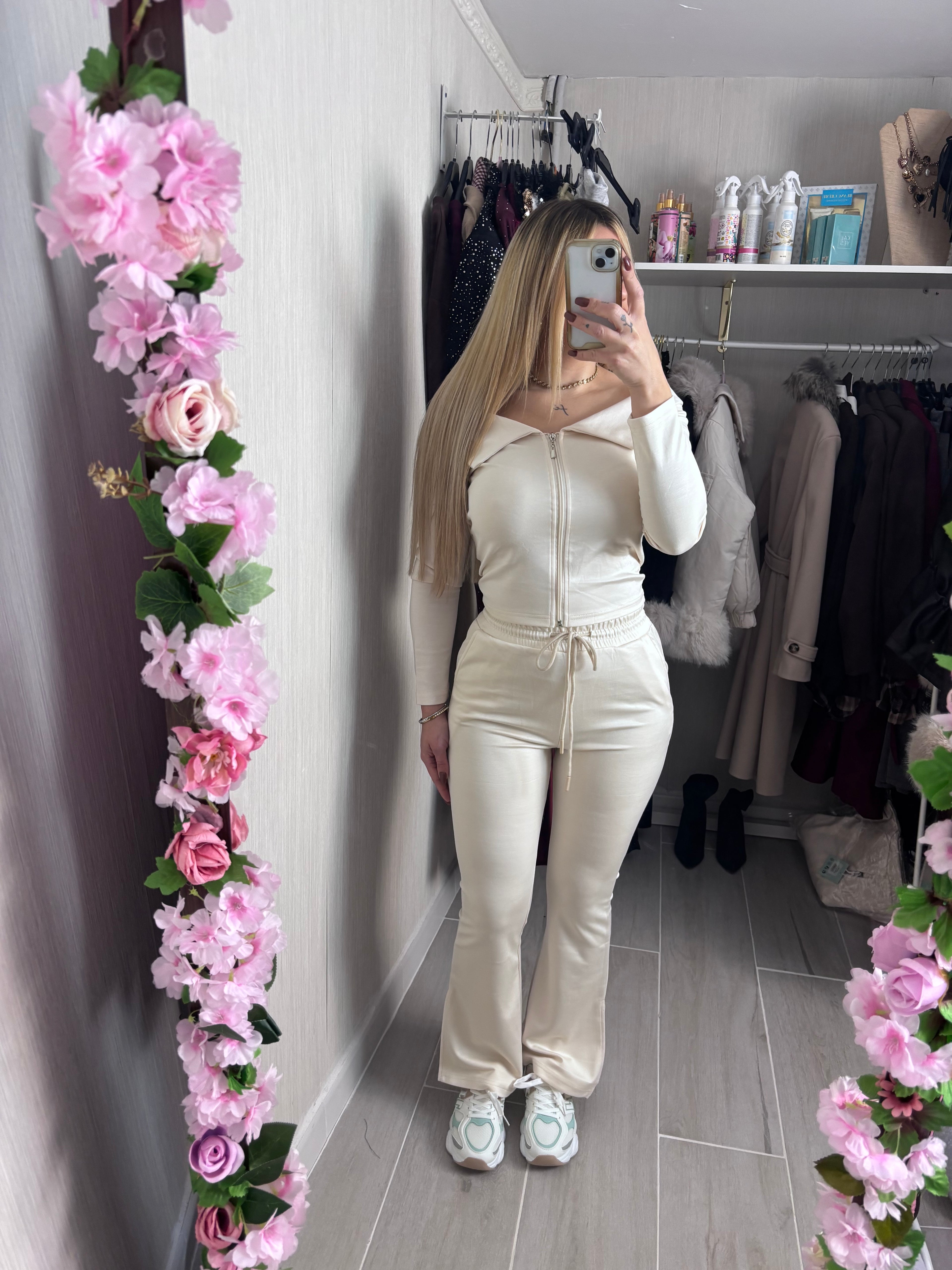 Conjunto beige