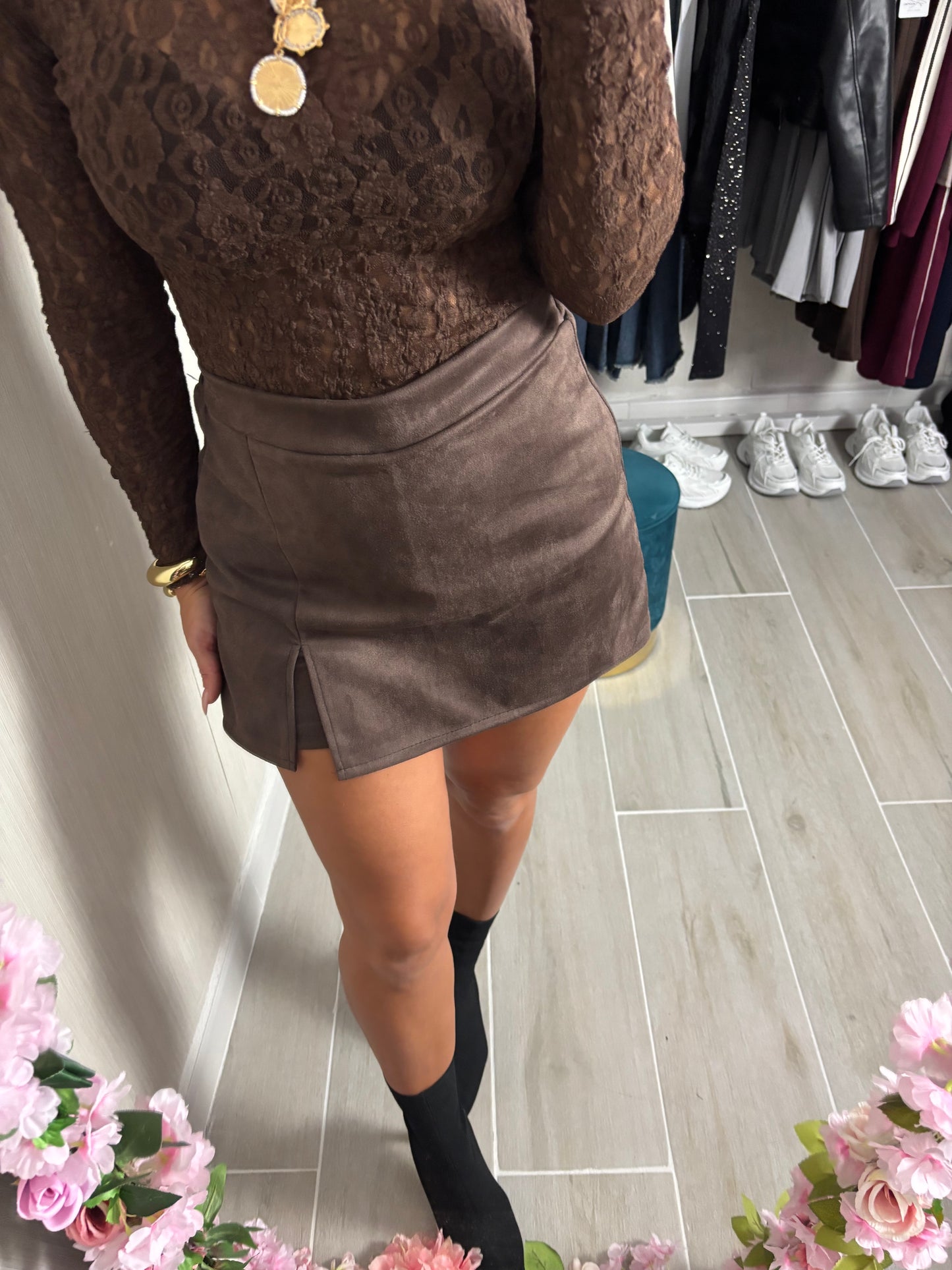 Falda short marrón