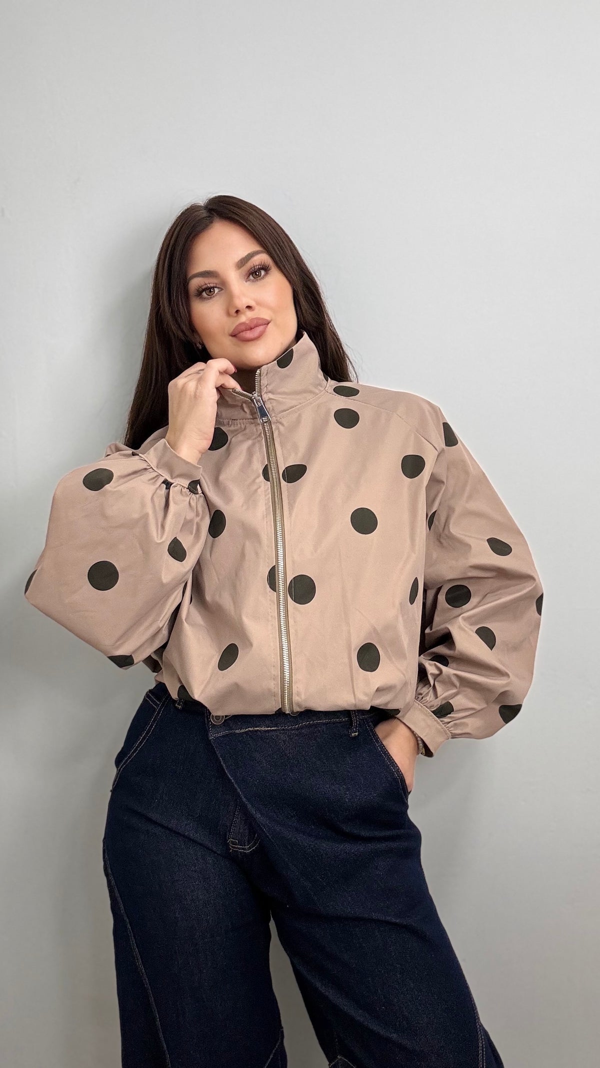 Chaqueta topos beige