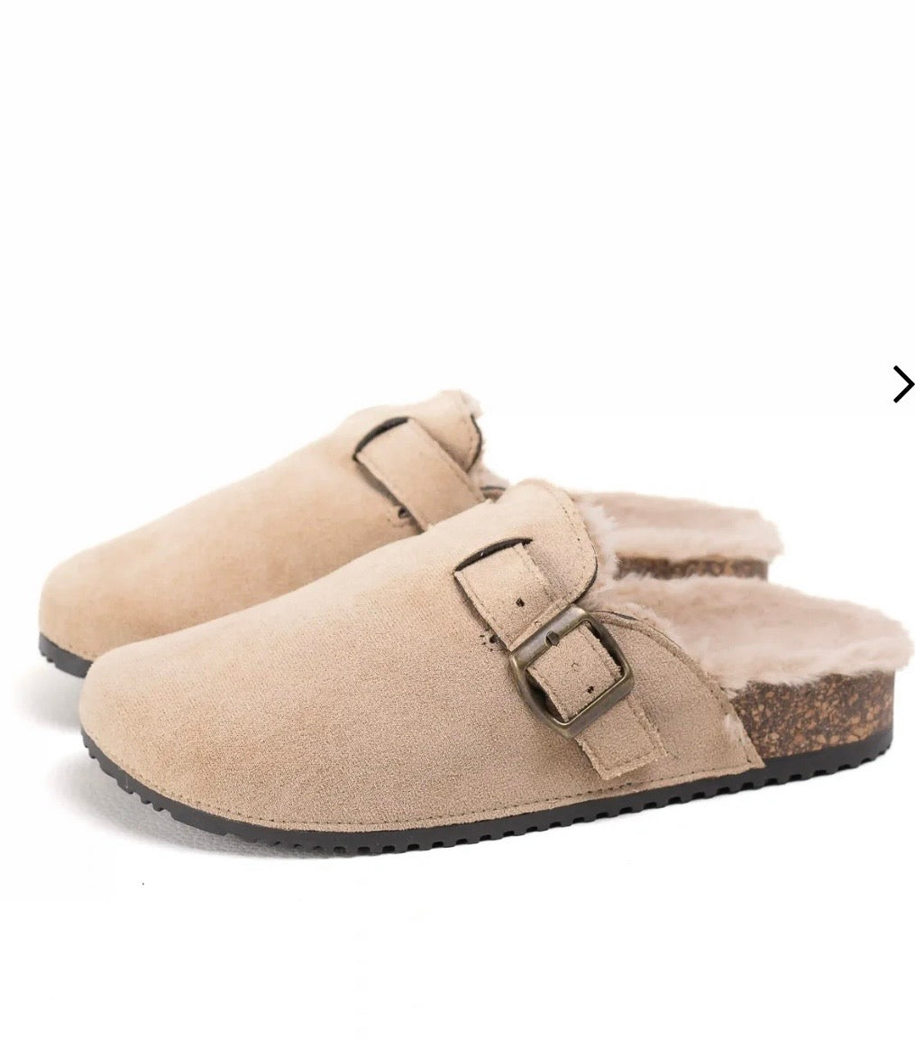Zueco pelo beige