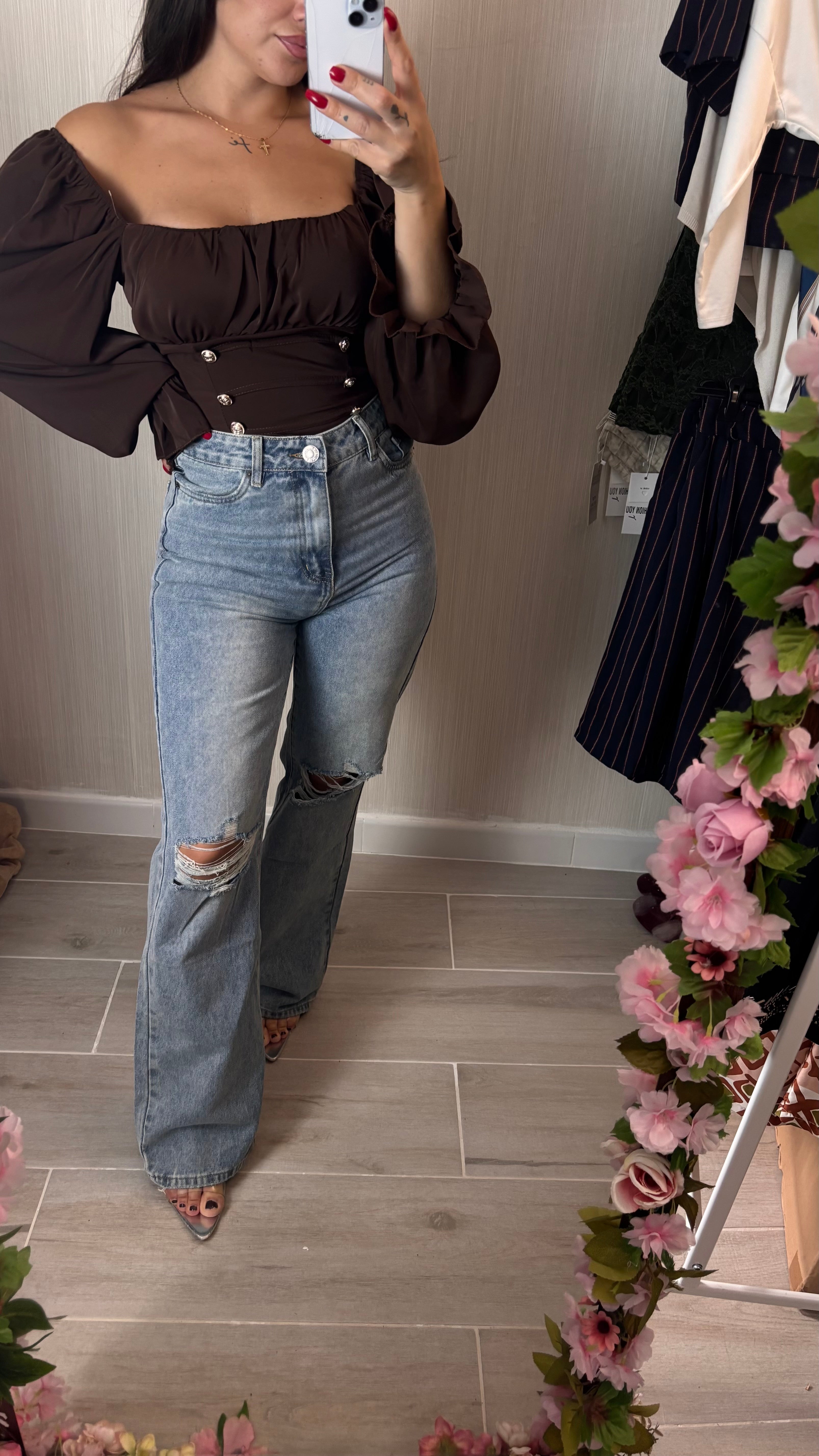 Pantalón wide leg roto