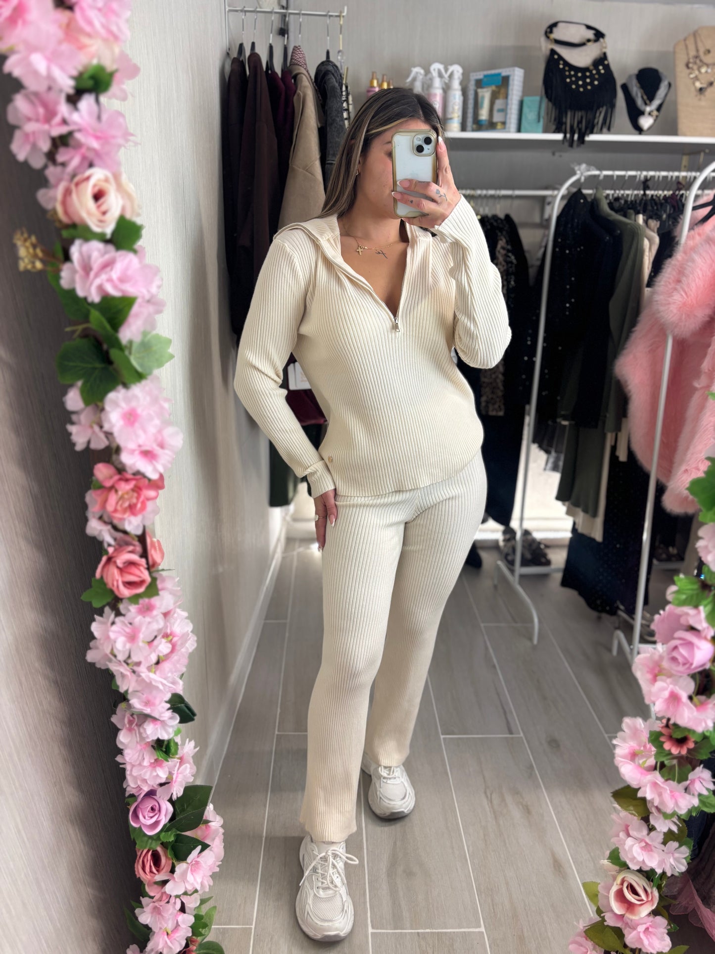 Conjunto punto blanco roto