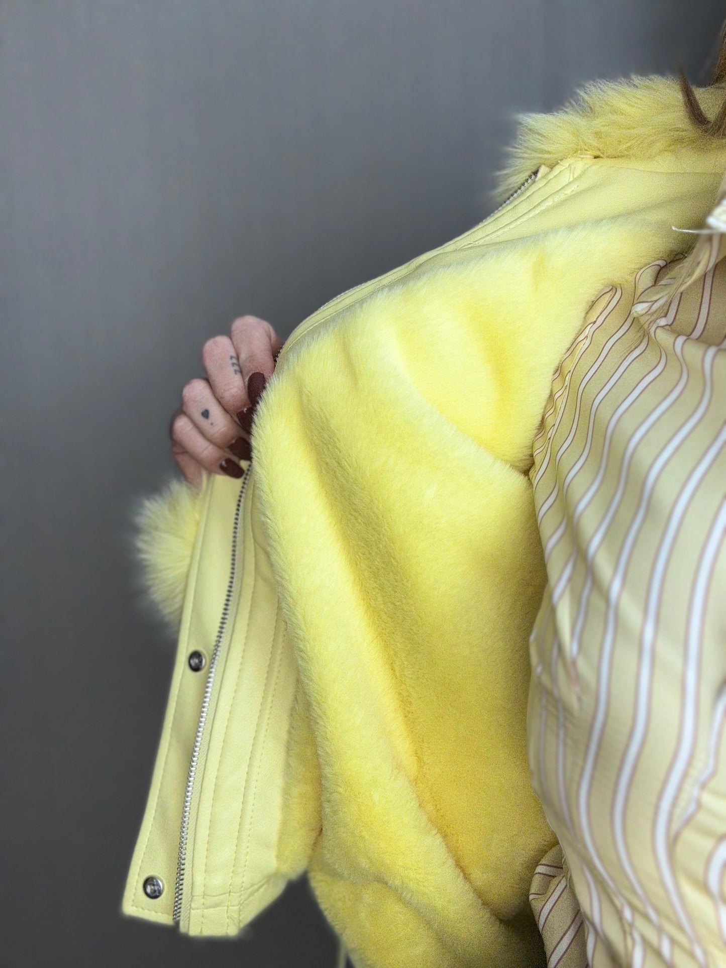 Chaqueta exclusiva yellow