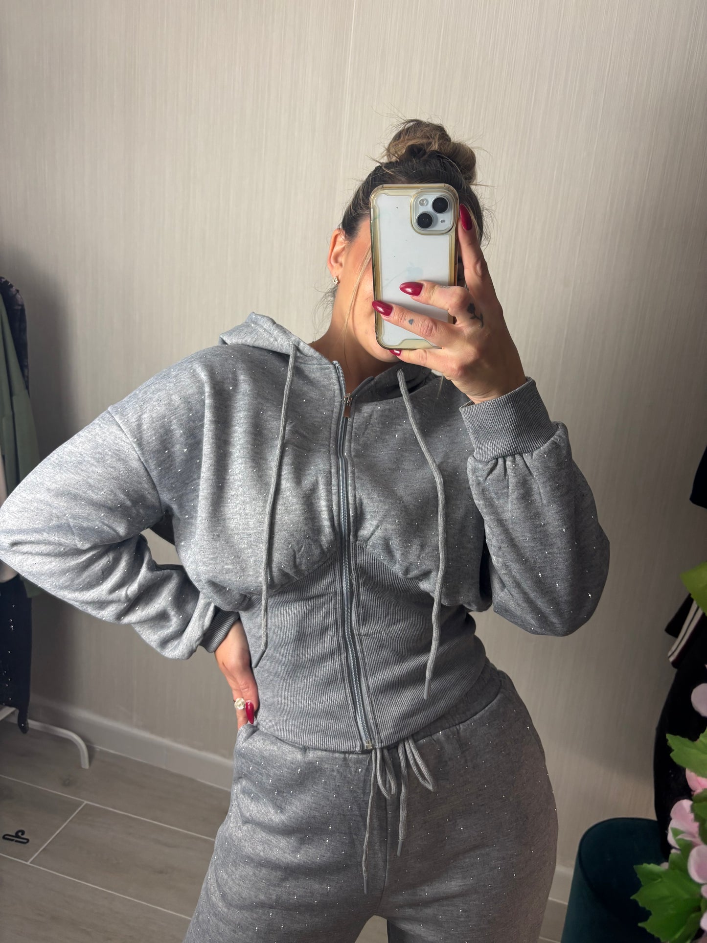 Conjunto brillo gris