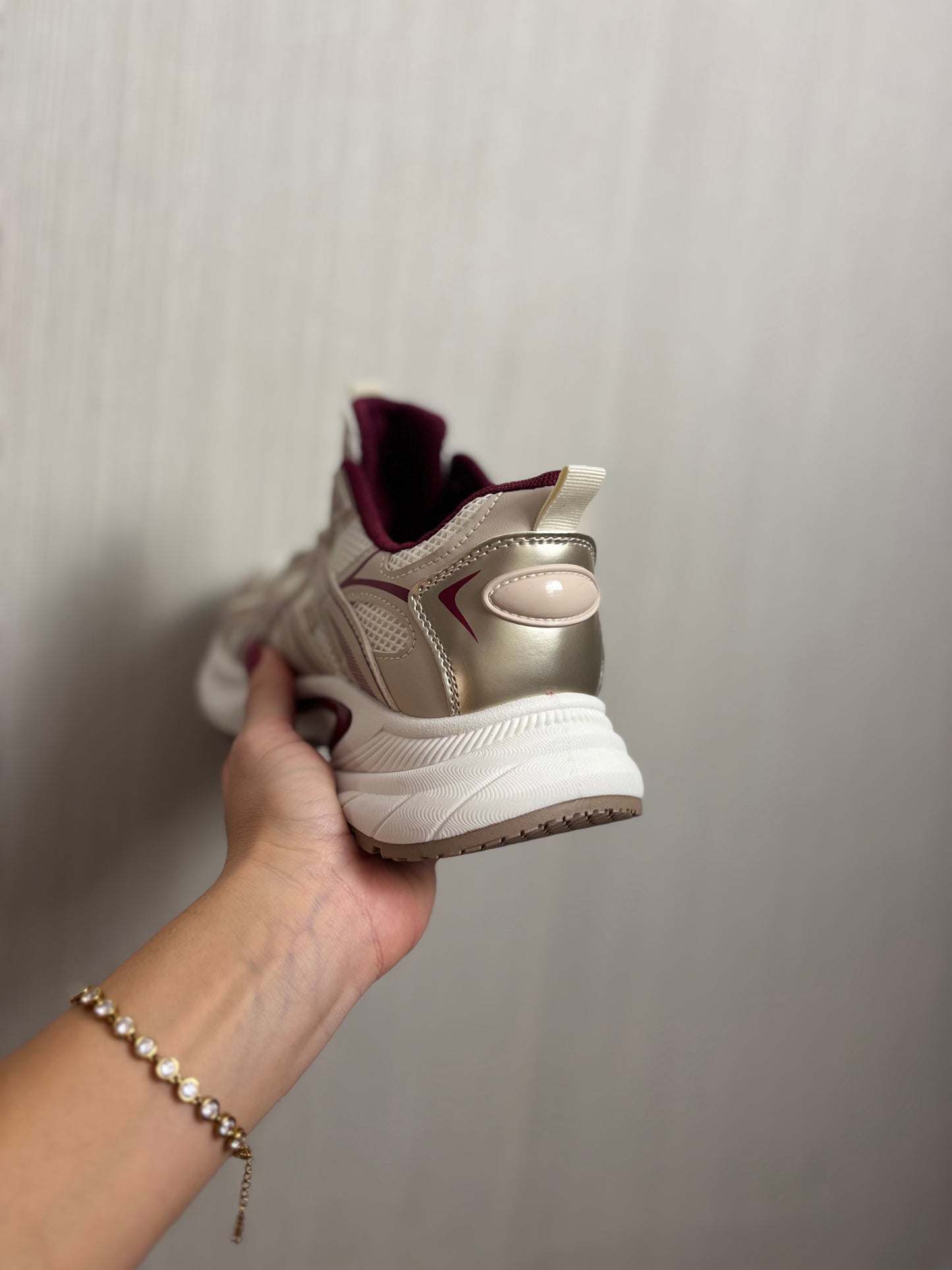 Zapatillas Asic beige/burdeos