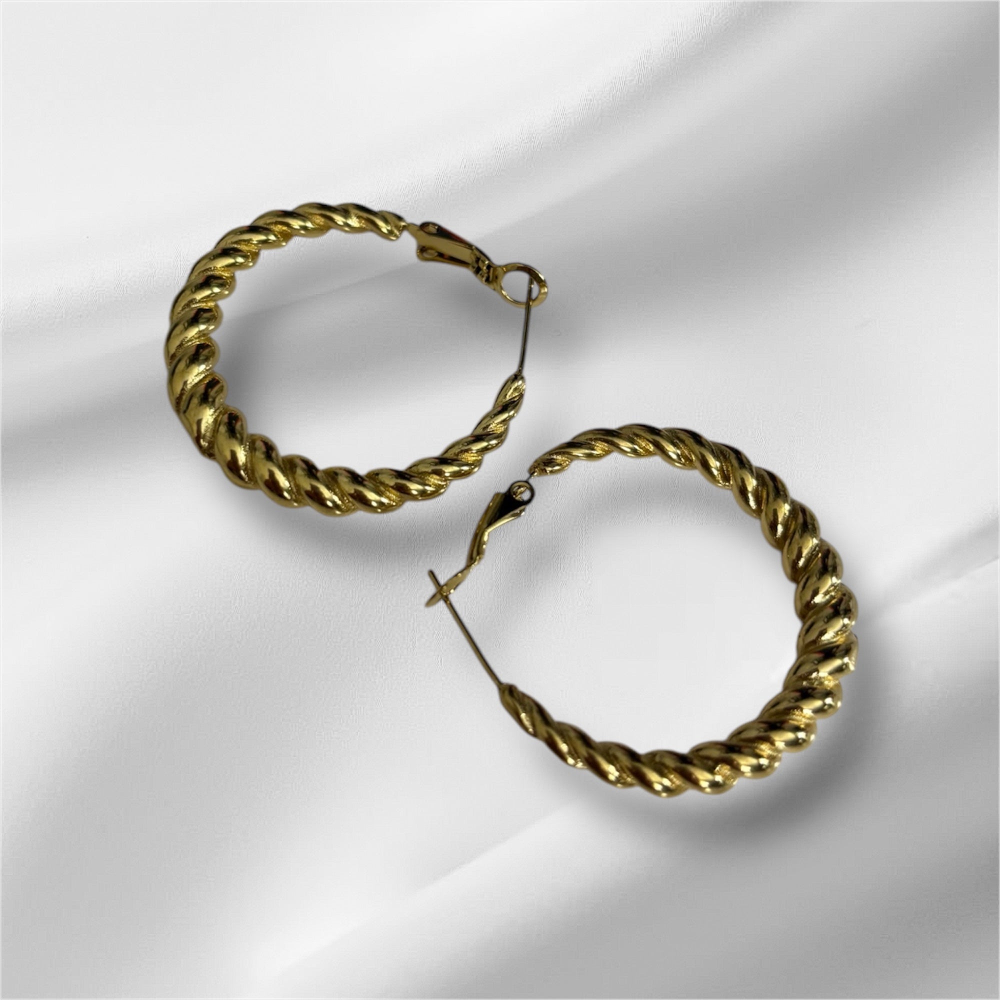 Aretes retorneados