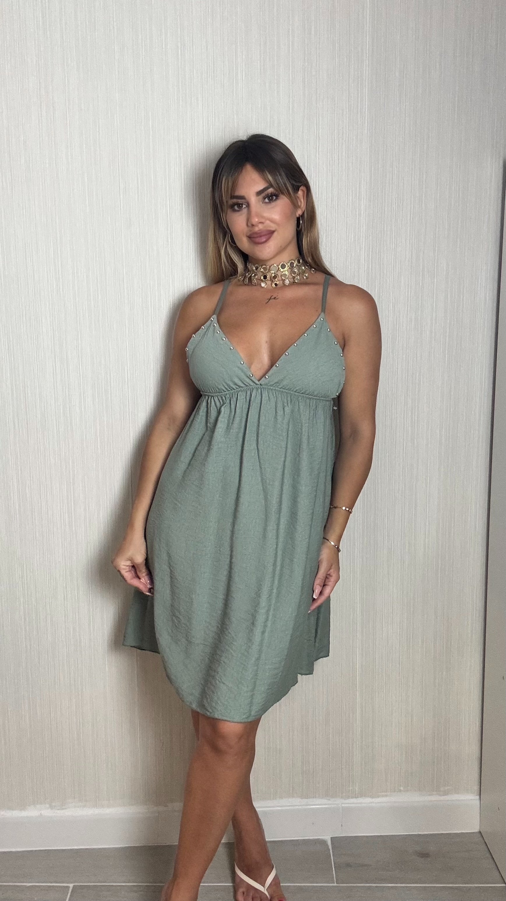 Vestido tachuelas