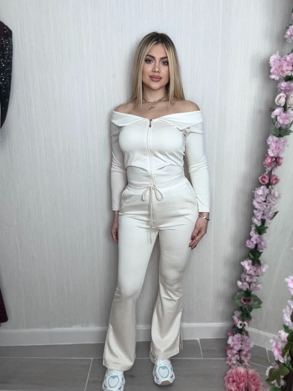 Conjunto beige