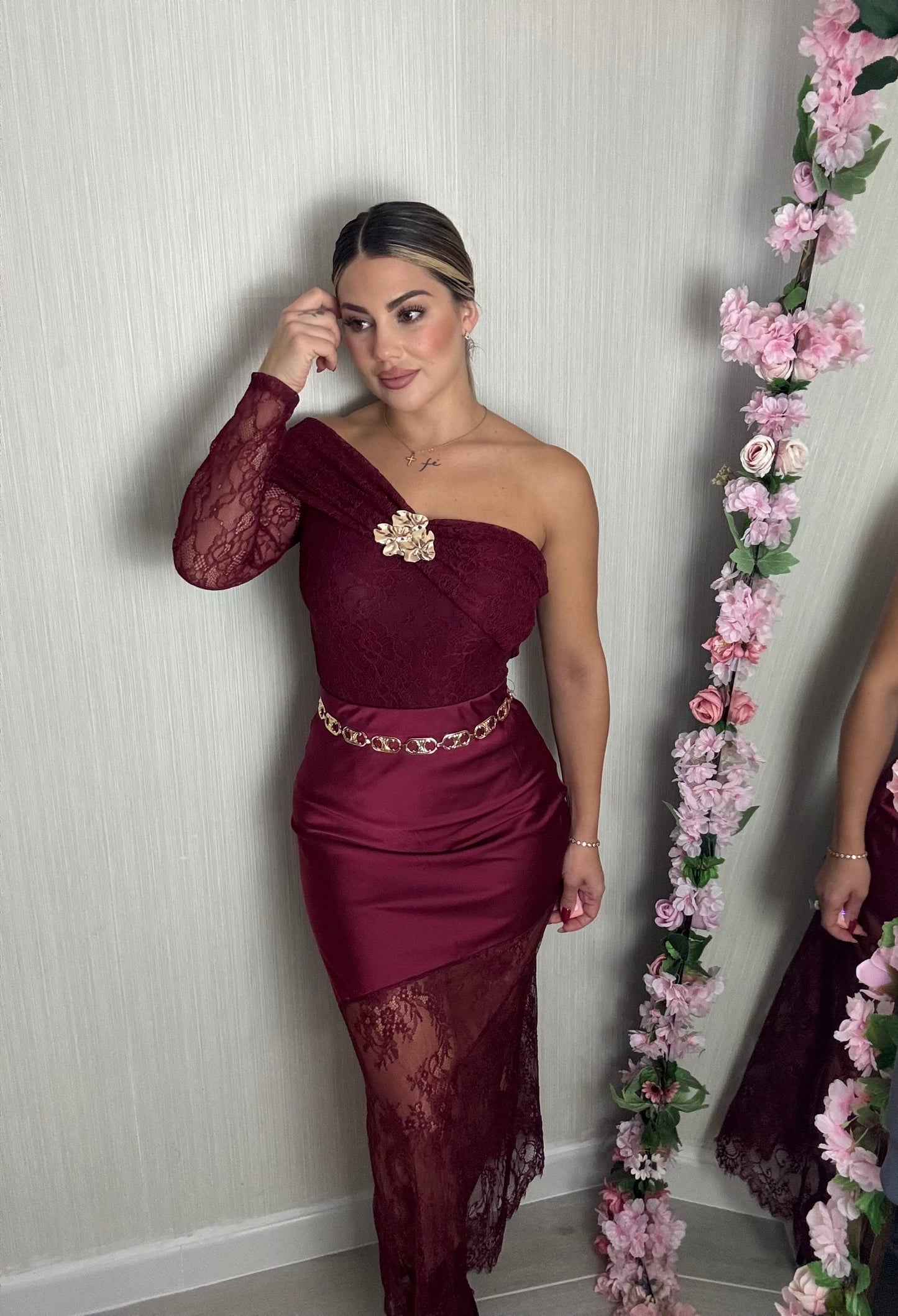 Falda satín encaje burde