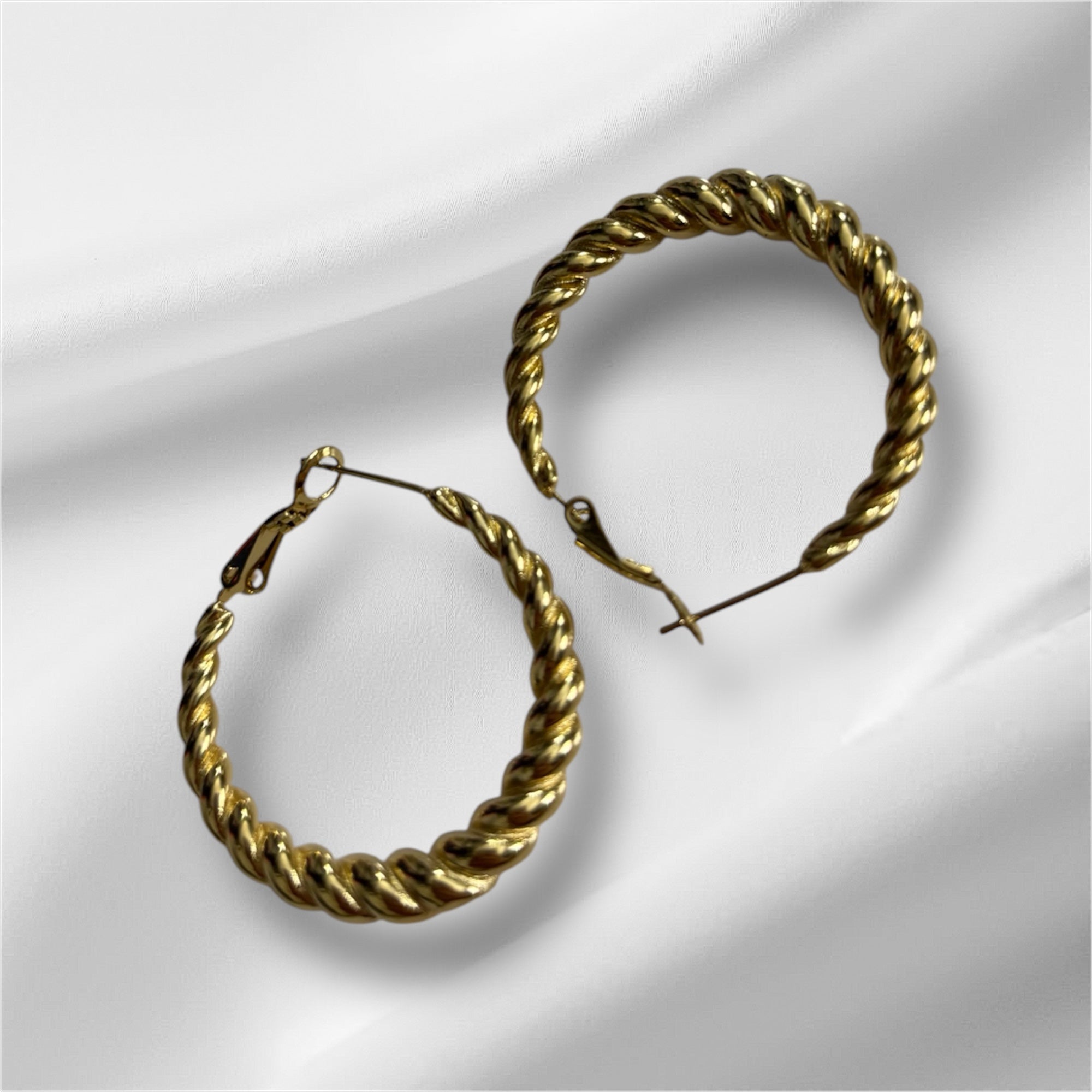 Aretes retorneados
