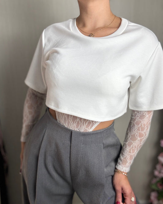 Camiseta bajo encaje