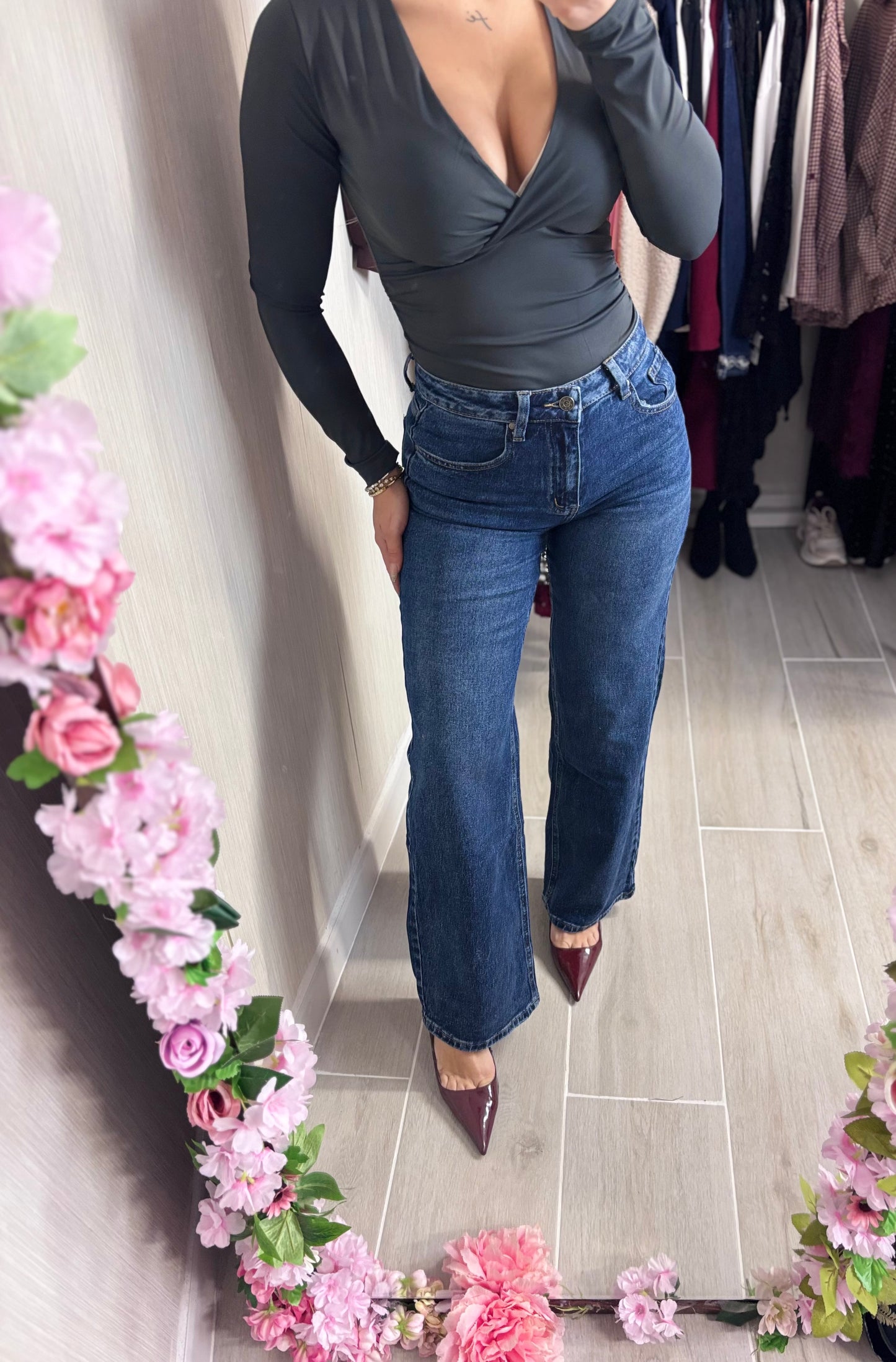 Pantalón vaquero oscuro