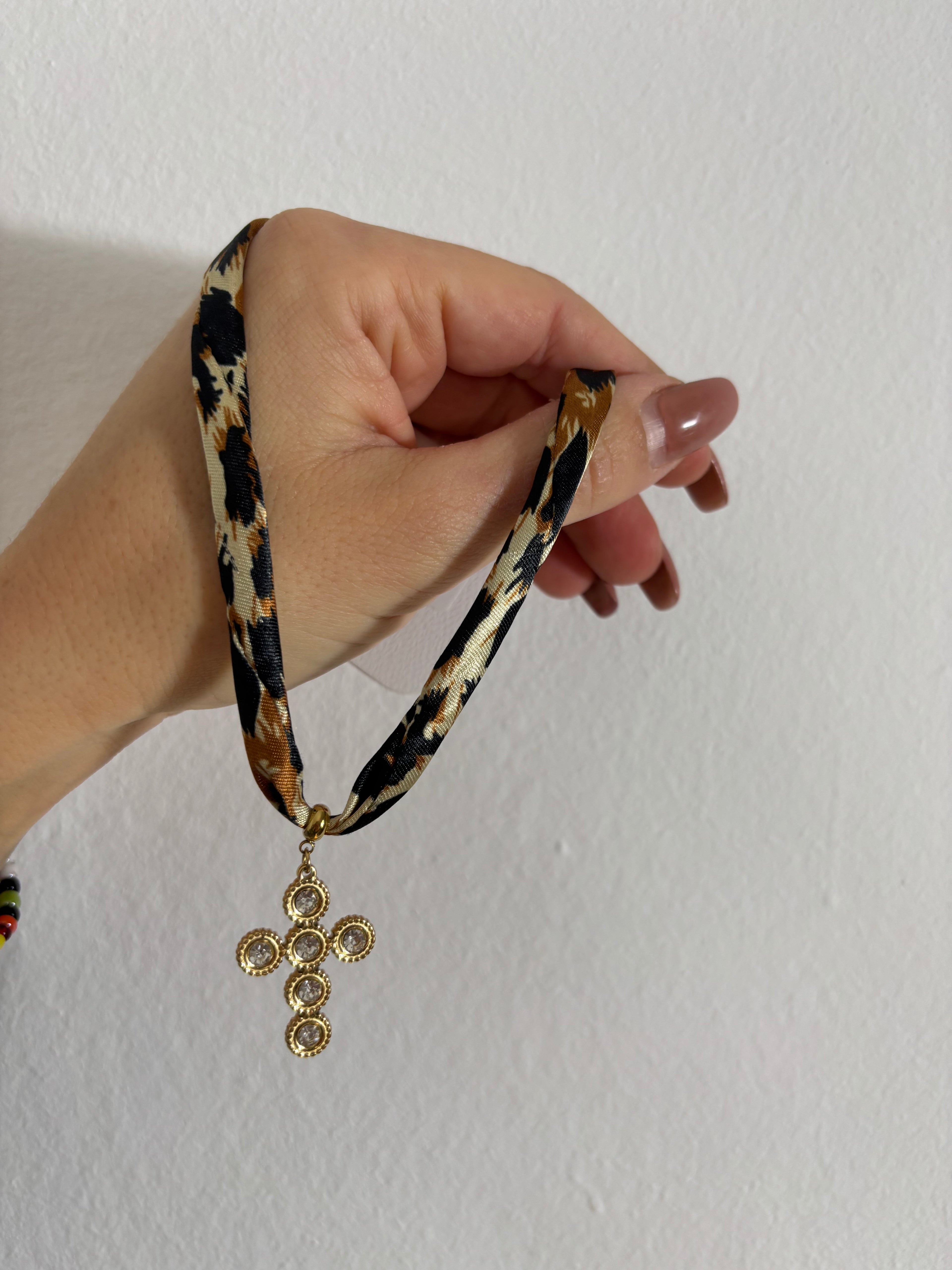 Collar cruz