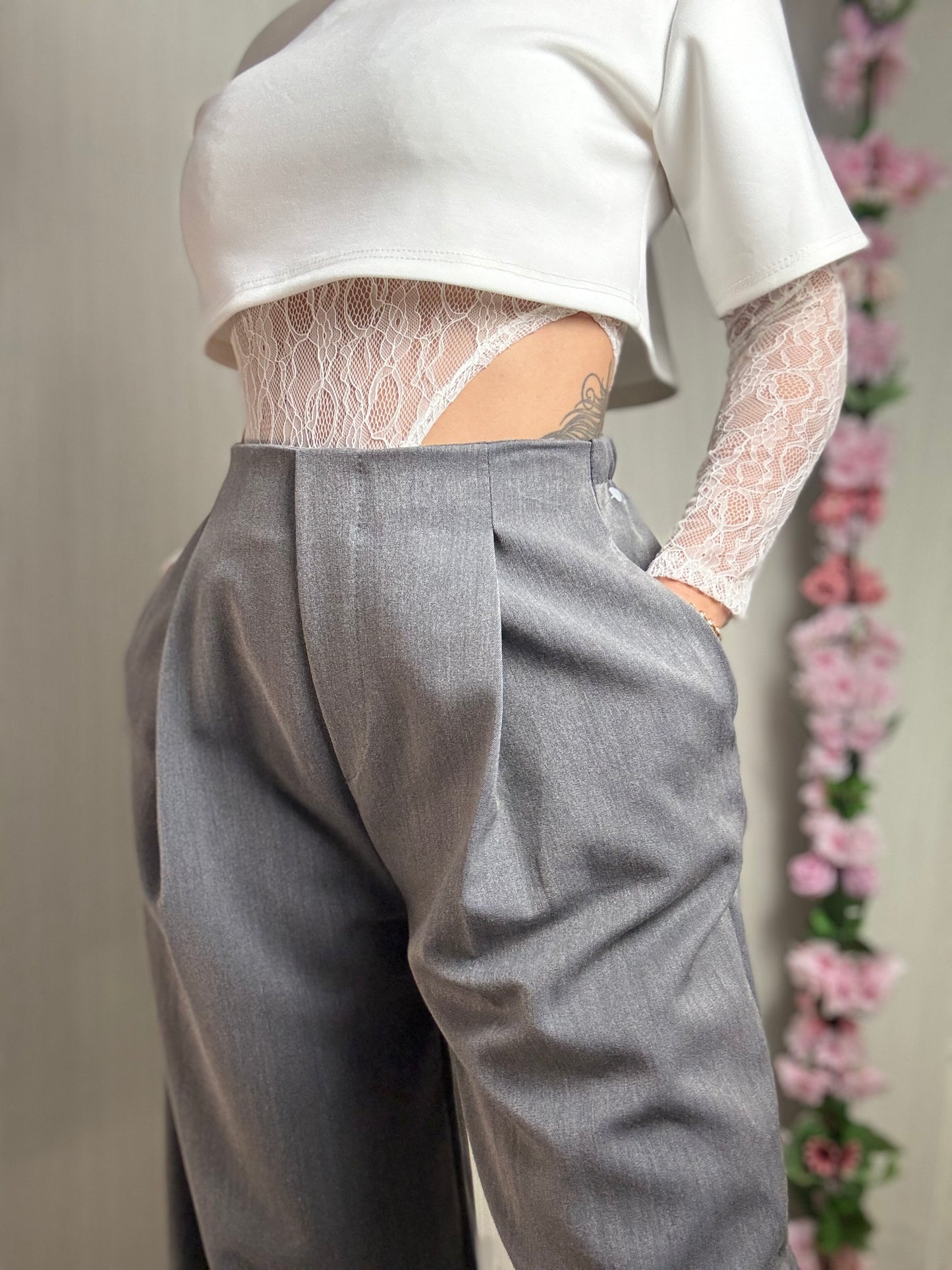 Camiseta bajo encaje